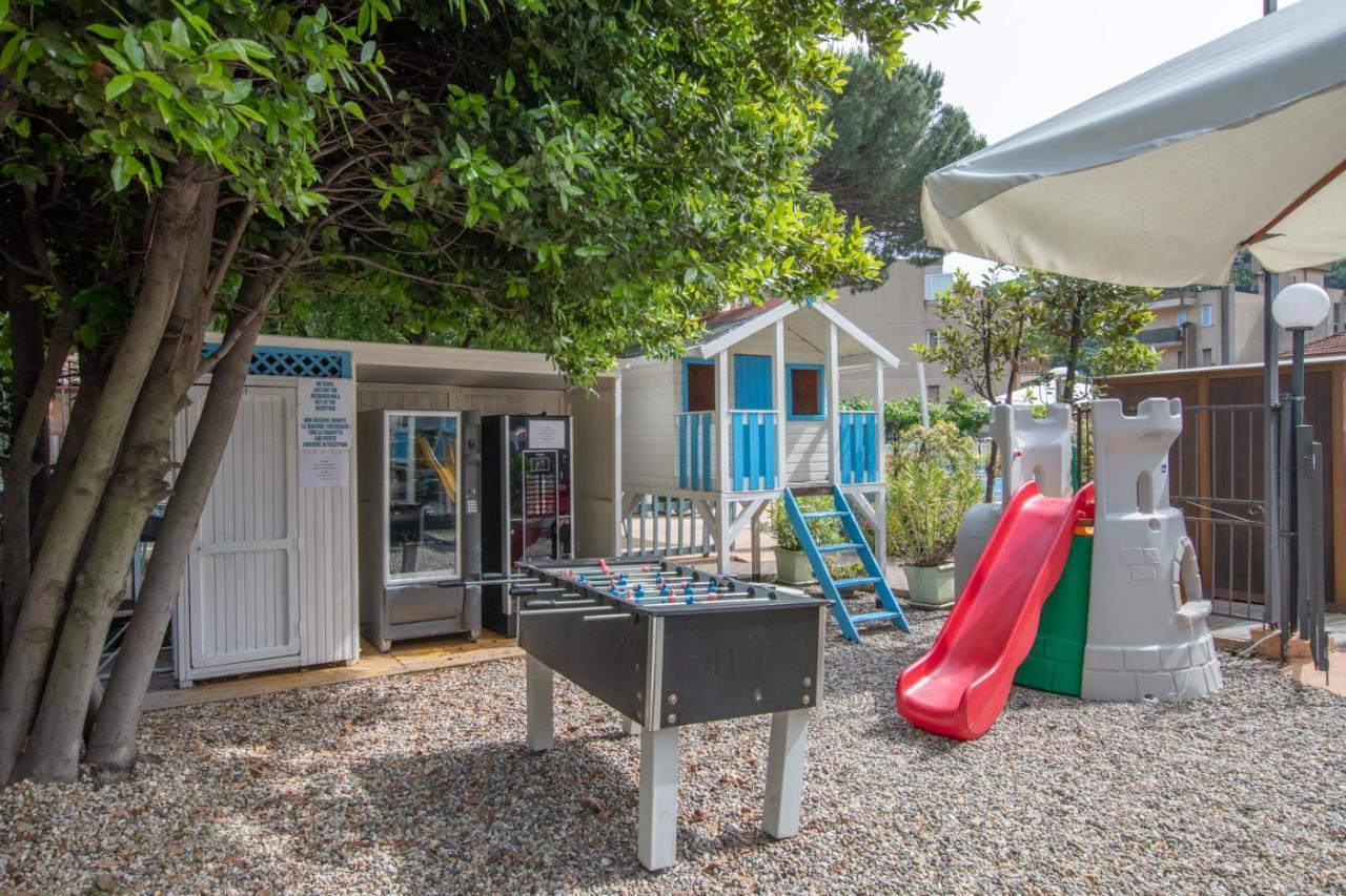 Residence Holidays Pietra Ligure Ngoại thất bức ảnh