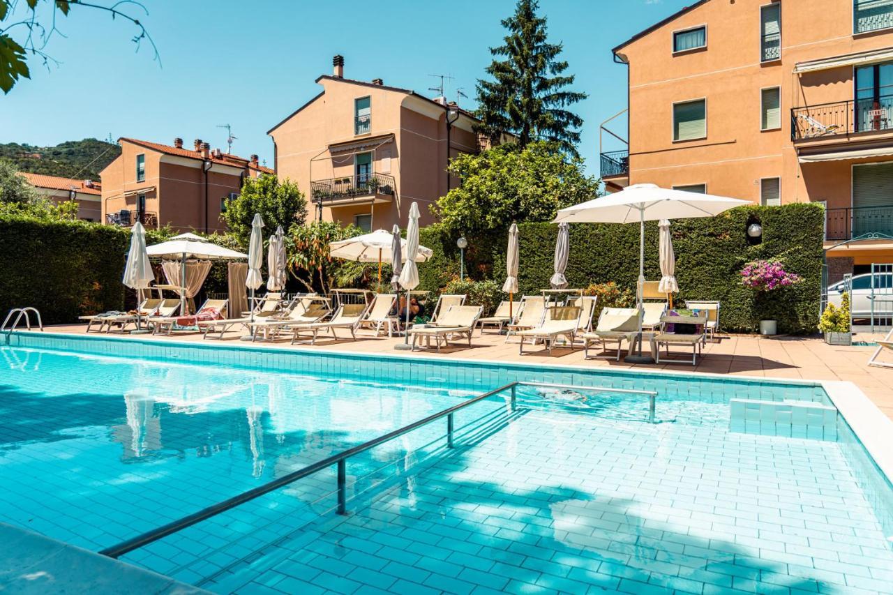 Residence Holidays Pietra Ligure Ngoại thất bức ảnh