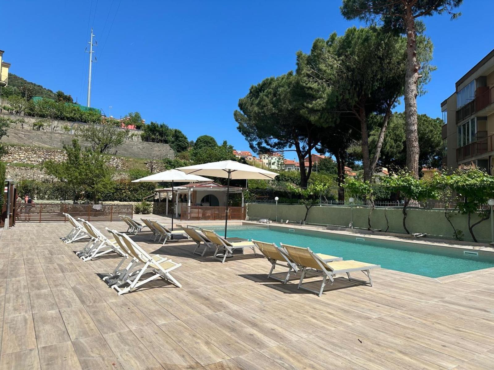 Residence Holidays Pietra Ligure Ngoại thất bức ảnh