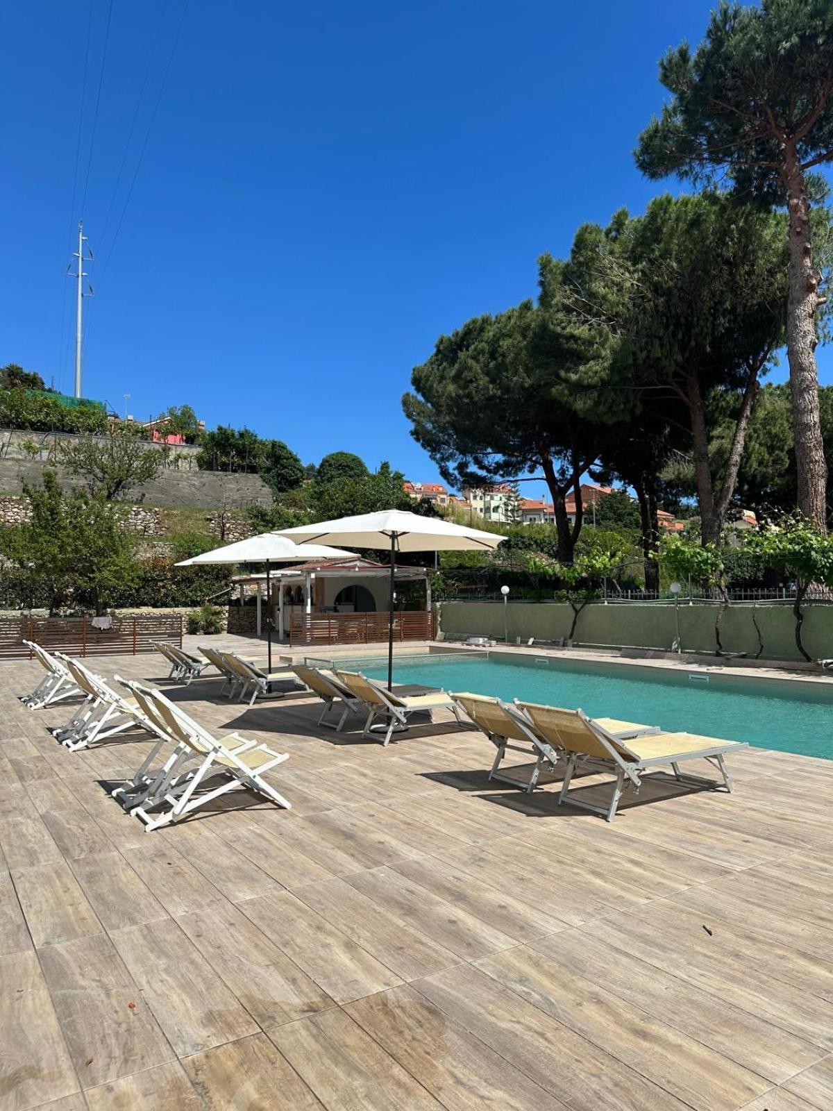 Residence Holidays Pietra Ligure Ngoại thất bức ảnh