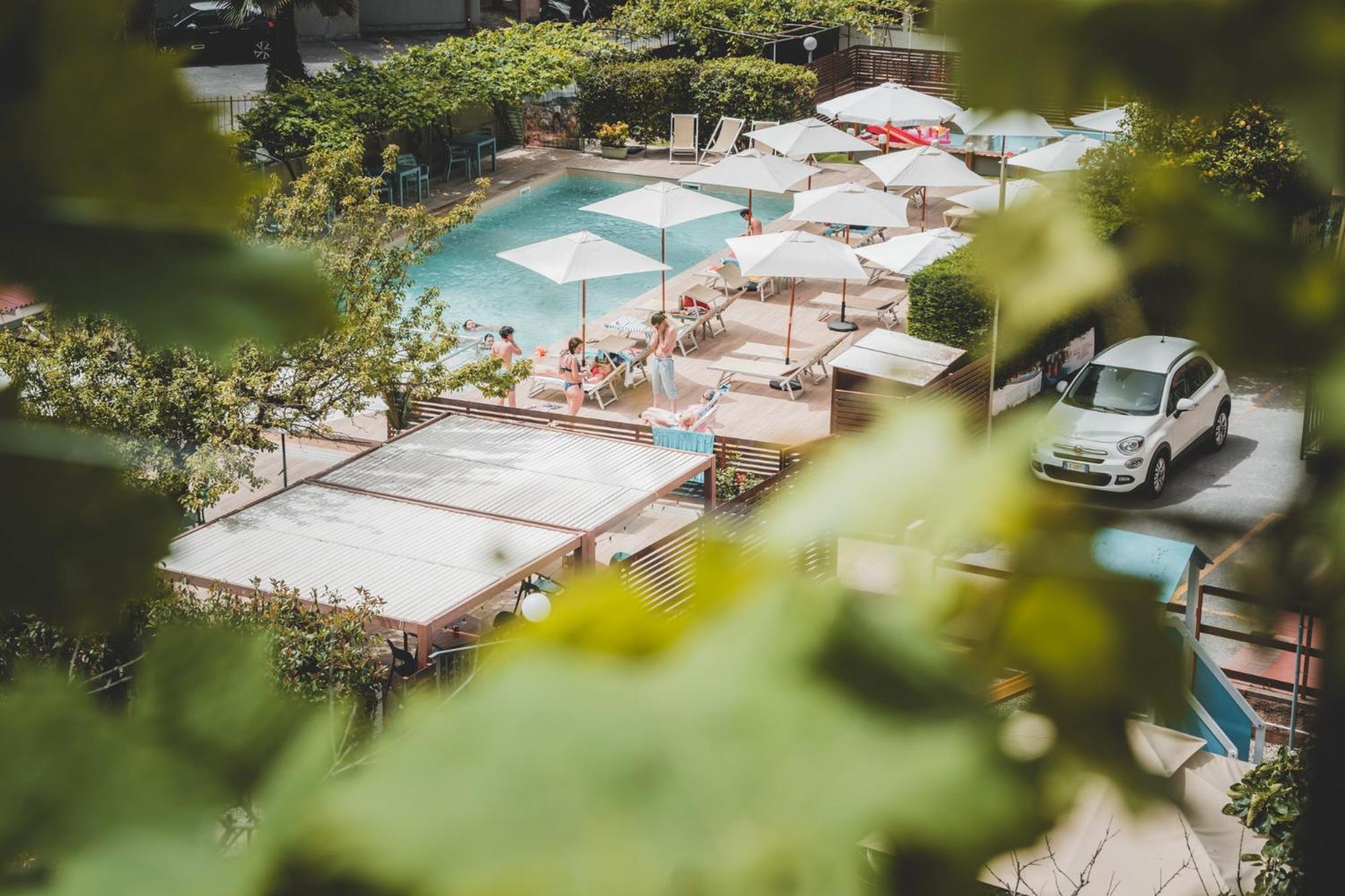 Residence Holidays Pietra Ligure Ngoại thất bức ảnh